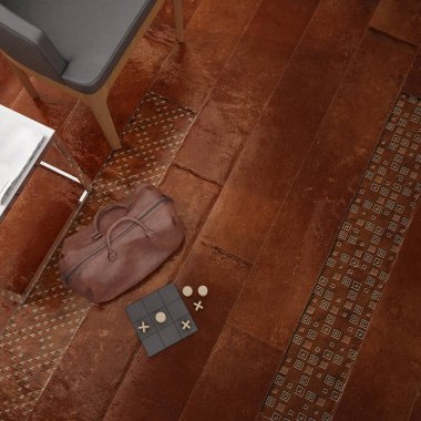 Şık bir oturma odası iç tarafı mermer üzerinde iki koltuk ve dışarı bakan iki pencere duvarı ile çevrili. 3B Hazırlama
