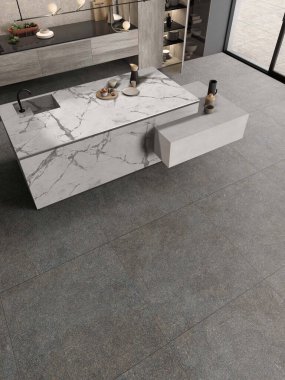 Bir mermer tezgah, beyaz bir seramik lavabo, gri sandalyeler, çiçek saksıları, seramik bir kap rafı ve ahşap raflar bu klasik modern mutfak iç tasarımını karakterize eder. 3B Hazırlama