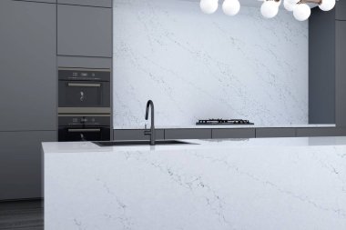 Tezgahları olan mutfak tezgahları, tezgahta ahşap doğrama tahtaları, baharat mutfağı kahverengi deri koltuklar, ahşap döşemeler. 3B Hazırlama