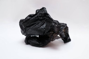 Siyah plastik çöp. Tek kullanımlık plastik torbalar.
