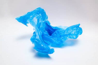 Mavi plastik. Plastik torba. Kullanılmış plastik