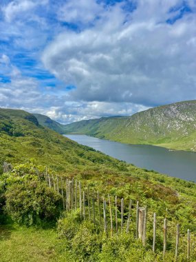 Lake and Mountain View Glenveagh Ulusal Parkı