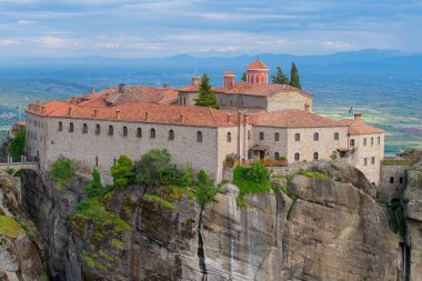 Yunanistan 'ın dağlarındaki Meteora manastırları ve kaya oluşumları. Unesco Dünya Mirası Bölgesi.