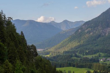 Avusturya 'daki dağların ve Alp dağlarının güzel manzarası. Dağ manzarası.