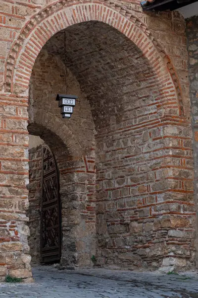 Ortaçağ Ohri kasabasında antik taş kemer