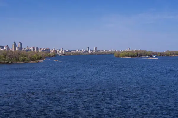 kiev şehri ve dinyeper nehri, ukraine