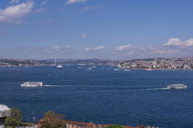 İstanbul Boğazı 'nın panoramik manzarası ve İstanbul' un Asya tarafı