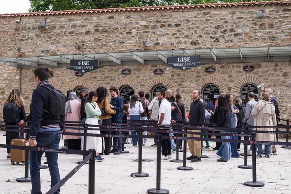 İlkbaharda Sultanahmet 'teki Topkany Sarayı' nda. İstanbul, 18 Mayıs 2025