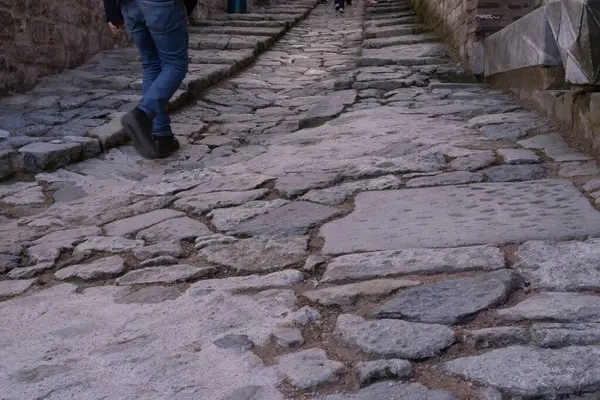 Eski Şehrin Tarihi Taş Yolu İnsanların Tırmandığı