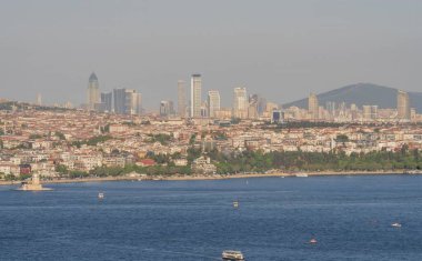 İstanbul 'un yumuşak akşam ışığında Boğaz Boğazı' nın manzarası. İstanbul 20 Mayıs 2025