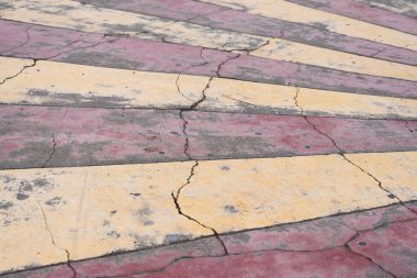 Gri çimento. Duvar dokusu. Çekici modern ham ve düz olmayan beton duvar yüzeyi