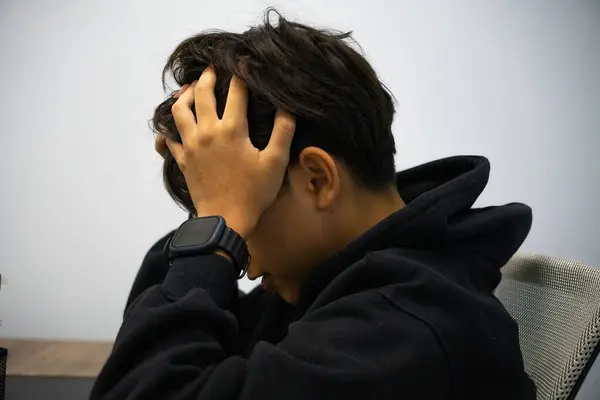 İş Krizi sırasında Yorgun İşçi Tutma Başkanı