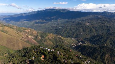 Küçük Köylü Dağlık Kırsal Arazi Hava Görüntüsü