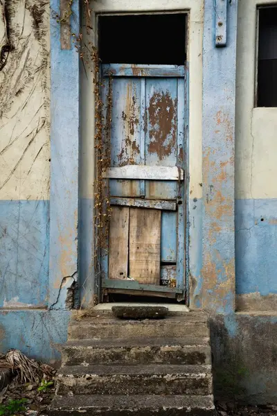 Terk Edilmiş Şehir Çürüyen Mavi Kapı