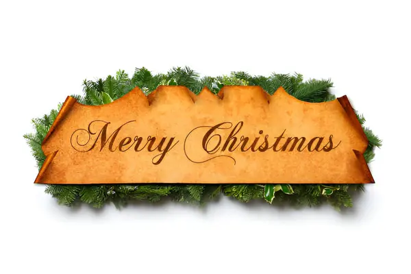 İçinde mutlu noel mesajı olan Noel ağacı. Mutlu Noeller diyen bir kağıt tomarı beyaz arka planda izole edilmiş çam dallarının üzerinde duruyor.