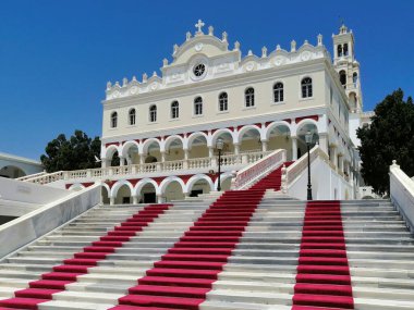 Tinos Adası, Yunanistan - 7 Haziran 2021 Kutsal Meryem Kilisesi