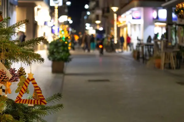 Tripolis, Yunanistan - 18 Aralık 2024 Kentin Noel dekorasyonunun bir parçası.
