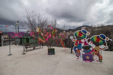 Valtesiniko, Yunanistan - 9 Şubat 2025 Arcadia bölgesinde küçük bir geleneksel köy.