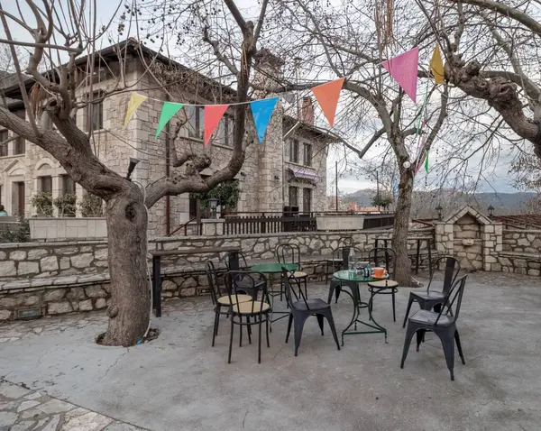 Valtesiniko, Yunanistan - 9 Şubat 2025 Arcadia bölgesinde küçük bir geleneksel köy.