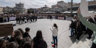 Trablus, Yunanistan - 28 Şubat 2025 Yunanistan tarihinin en büyük protestosu ve genel grevi Tempi tren kazası kurbanları için adalet talep etti
