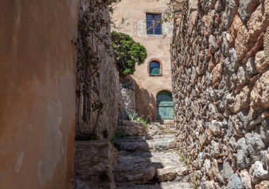Monemvasia Şatosu, Yunanistan - 13 Nisan 2025 Ünlü Monemvasia Şato Kasabası.