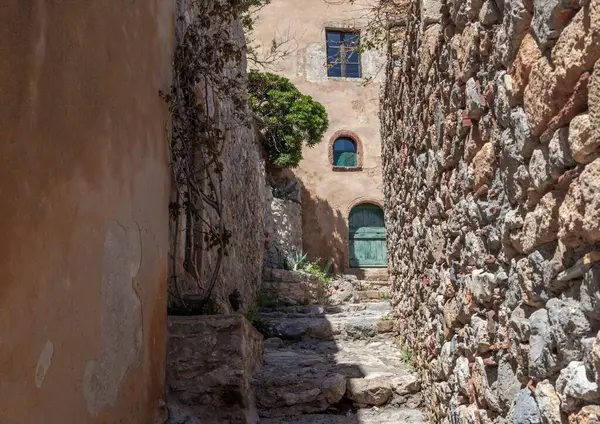 Monemvasia Şatosu, Yunanistan - 13 Nisan 2025 Ünlü Monemvasia Şato Kasabası.
