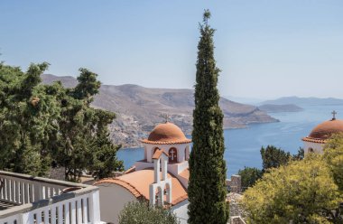 Kalymnos Adası, Yunanistan - 4 AĞUSTOS 2025 Kalymnos, gelenekleriyle ünlü bir Yunan adasıdır..