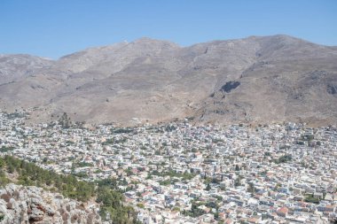 Kalymnos Adası, Yunanistan - 4 AĞUSTOS 2025 Kalymnos, gelenekleriyle ünlü bir Yunan adasıdır..