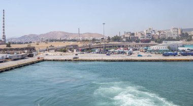 Pire, Yunanistan - 20 Temmuz 2025 Mavi Yıldız Patmos feribotuyla Kalymnos adasına seyahat.