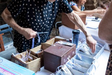 Salamina Adası, Yunanistan - 24 Ağustos 2025 Faneromeni Manastırı.