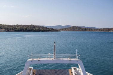 Salamina Adası, Yunanistan - 24 Ağustos 2025 Salamina 'da deniz taşımacılığı.