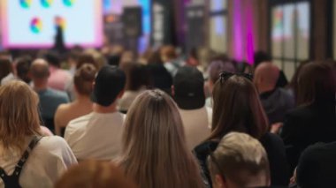 Yaratıcı bireyler kendilerini geliştirme seminerine katıldılar