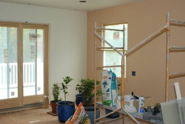 Berkeley Heights, NJ, ABD - 04-24-2012: evdeki yatak odasının tadilatı ve boyanması
