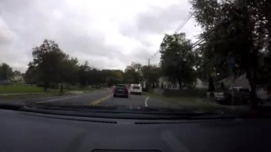 New Providence, NJ, ABD - 10-12-2021: Sonbaharın başlarında Kuzey Amerika 'nın banliyö kasabasından geçen zaman aşımı