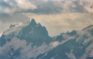 Yazın, Fransız Alp Dağları 'ndaki Oisan Dağları