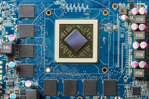 Elektronikus Nyomtatott Áramköri Lap Egy Részén Lévő Számítógépes Chip Közeli — Stock Fotó