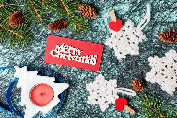 Vánoční Kompozice Jedlových Větví Borových Šišek Vánočního Stromku Ručně Vyráběných — Stock fotografie