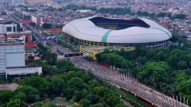 Vatansever Candrabhaga Stadyumu 'nu gösteren hava görüntüsü, Endonezya' nın batısındaki Bekasi şehrinde çok amaçlı bir arena.