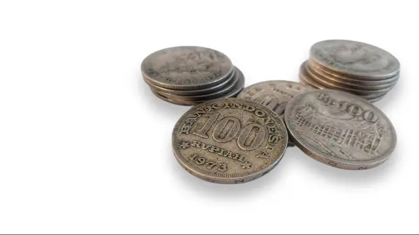 Stock image one hundred rupiah 100 rupiah old currency. a background photo of Indonesian coins printed in 1973