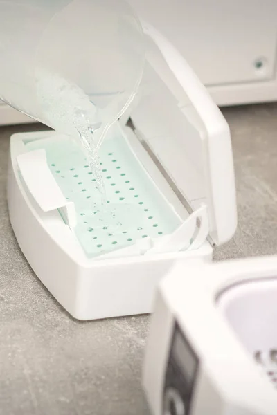 Ajouter Liquide Pour Désinfection Des Instruments Machine Pour Stérilisation Des — Photo