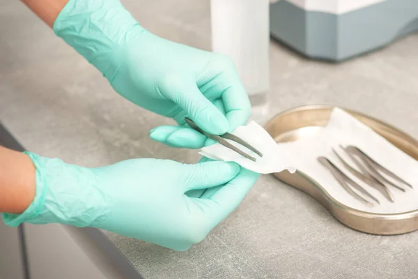 Hand Disinfects Tweezers Cleaning Systems Medical Instruments Ultrasonic Cleaner — Stock Photo, Image