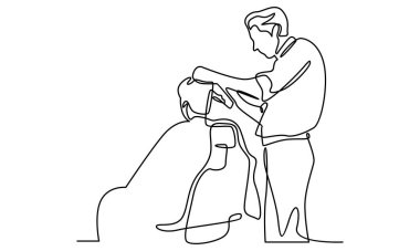 Berber dükkanında müşteriye hizmet eden kuaför kuyruğu