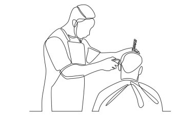 Berber dükkanında müşteriye hizmet eden kuaför kuyruğu