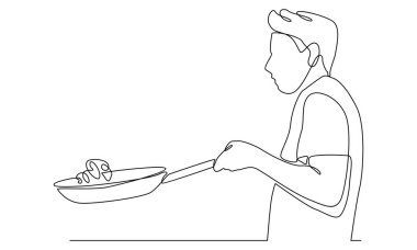 Şefimiz sürekli gurme yemeği pişiriyor.