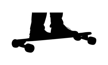 Paten süren ve atlama numarası yapan adamın silueti.