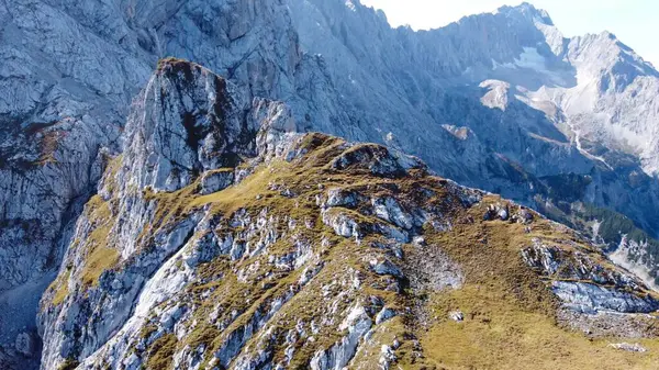 Majestic Dağları ve Alp Sahnesi, Alpler, Almanya 'nın insansız hava aracı videosu