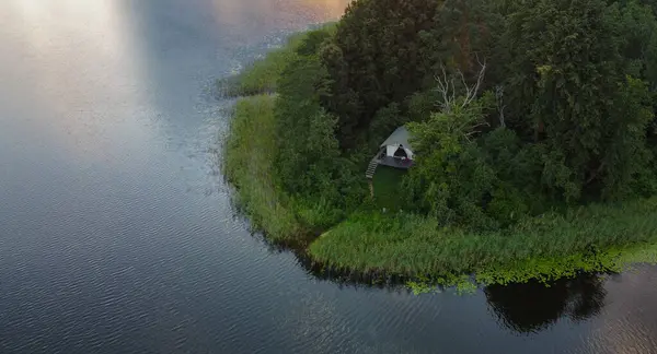 Letonya Gölü 'nün Günbatımı Görünümü Ada ve Çadır, Dagda, Dagdas Ezers