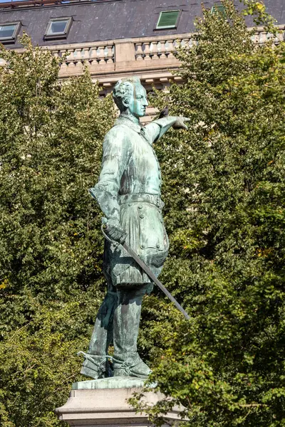 XII. Charles Heykeli (İsveççe: Karl XII) veya Carolus Rex (17 Haziran 1682 - 30 Kasım 1718). İsveç 'in başkenti Stockholm' de yer almaktadır. Heykel doğuyu işaret ediyor, Rusya 'nın tarihi düşmanını..