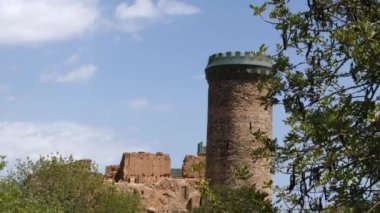 10. yüzyıldan kalma bir kale.