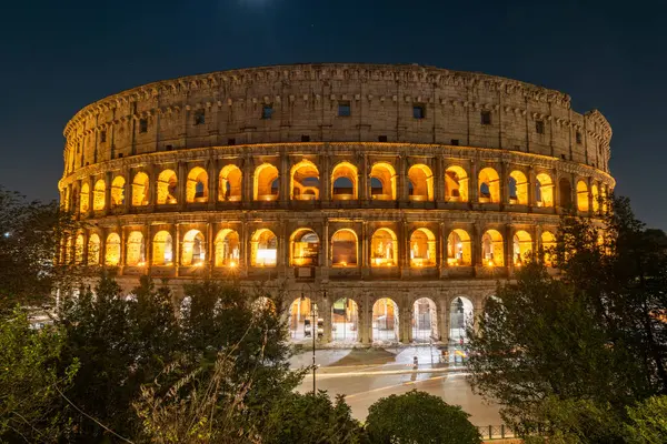 11 Kasım 2024: Kolezyum gece Roma, İtalya 'da görüldü. Görüntü: Brandon J. Moser